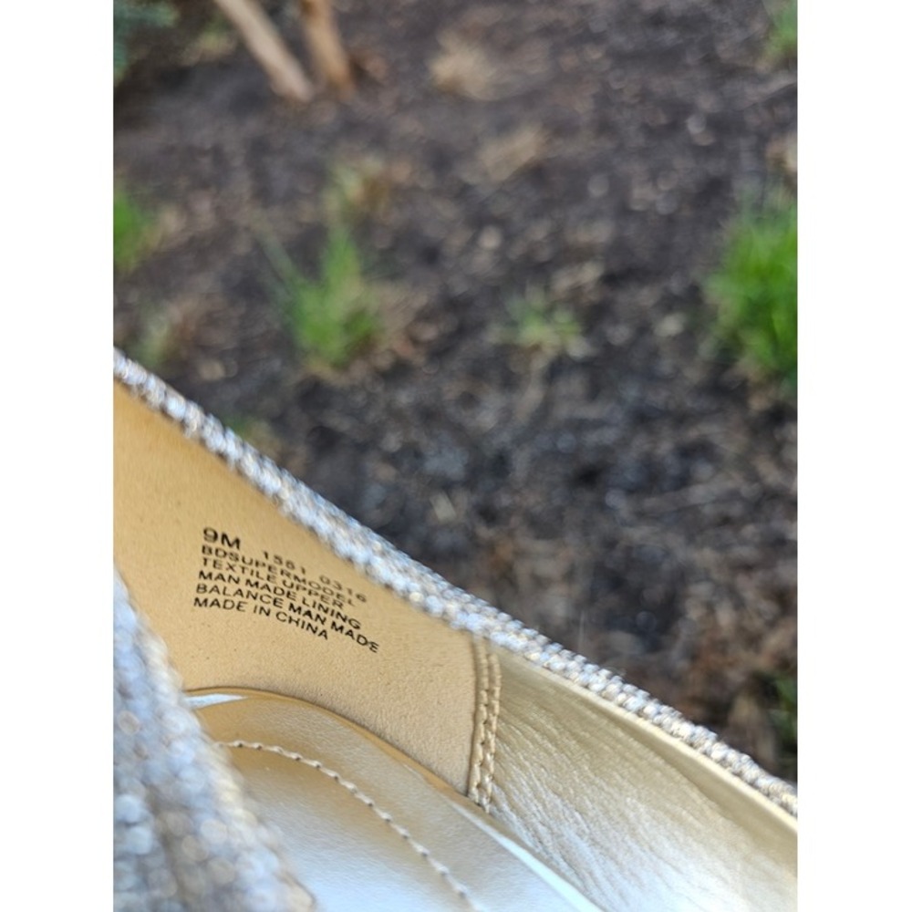 Bandolino Rainaa Peep Toe Pumps 9 Gold Metallic Heels Going Out Gala Formal ~ - Picture 8 of 9